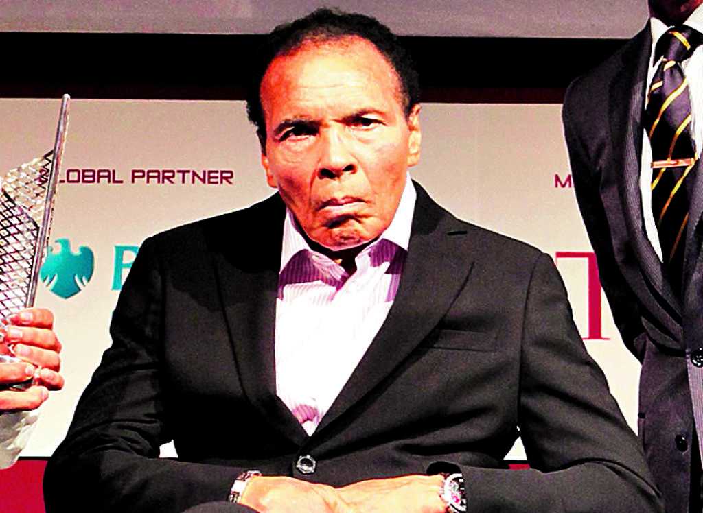 Leyenda. Muhammad Alí lucha contra la enfermedad.(AP)