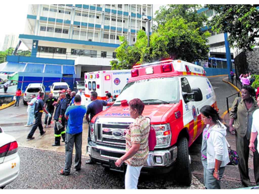 Funcionarios se mantenían en la misma zona de peligro. (Archivo)