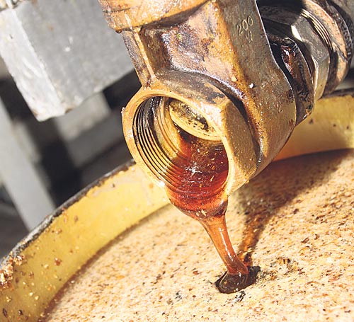<p>Máquina donde se purifica la miel de abeja, luego de ser extraída.</p>