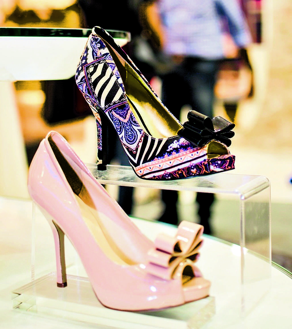 Nine West. Zapatos lisos y con estampados. ¡Hermosos!()