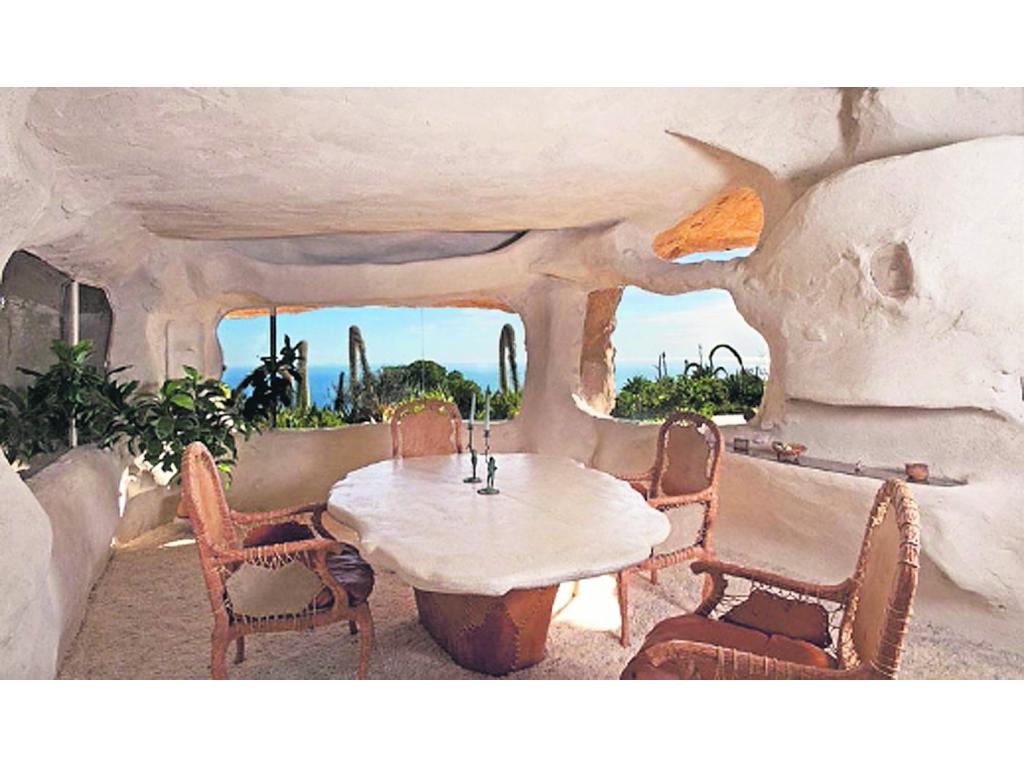 Comedor. Se cena como en Piedradura. ()