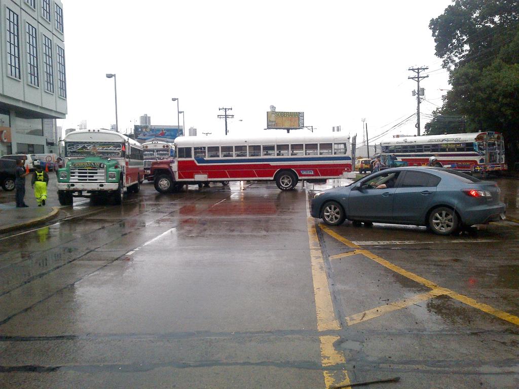 Los transportistas de Torijos Carter cerraron la mañana de este viernes 21 de septiembre, la vía Tumba Muerto.Foto/Ilustrativa<br>