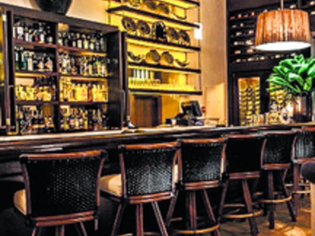 Otras premiaciones. Este no es el primer galardón que obtiene el hotel Casa San Agustín en el poco más de un año que tiene de operación. En mayo de 2012 obtuvo el Robb Report Top 100 y fue incluido en el Condé Nast Traveler Hot List US.