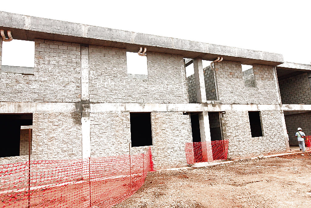 Avance. Construcción del nuevo centro La Joya.(Archivo)