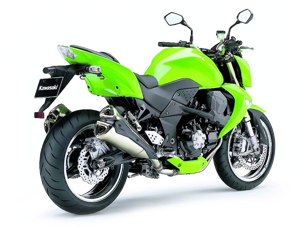Motor: 953 cc()