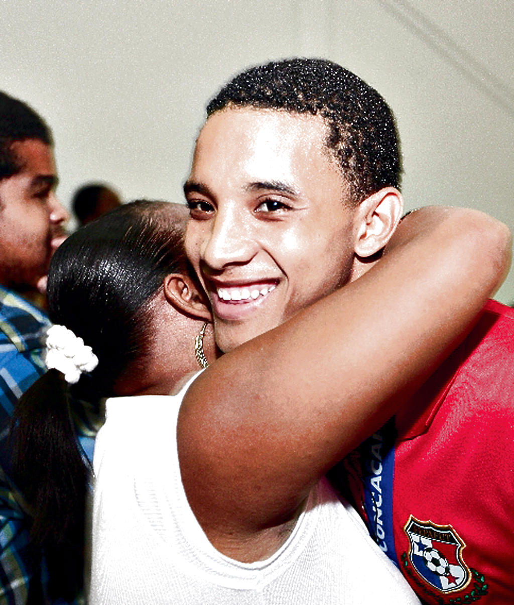 Alegre. Edgar Rivas, cierre de la Sele.(Anayansi Gamez)