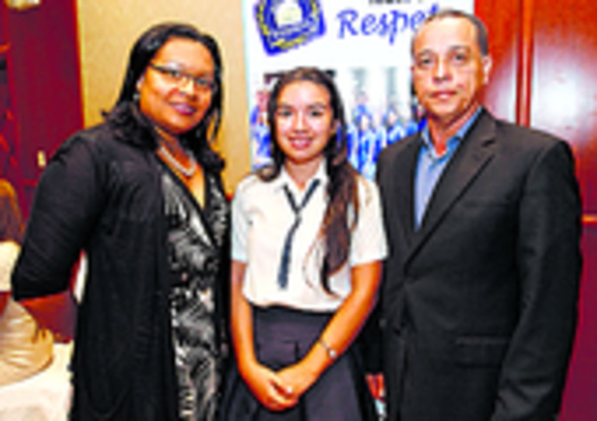 3. Ana Jiménez, Arlenis Chanto y Eliécer González.