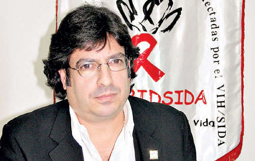 <p>Cuando los panameños asuman el tema como propio y con responsabilidad, empezaremos a ganar la batalla, de lo contrario, el virus nos vencerá. La falta de educación sexual, la crisis de valores de la familia también abonan el terreno.</p>