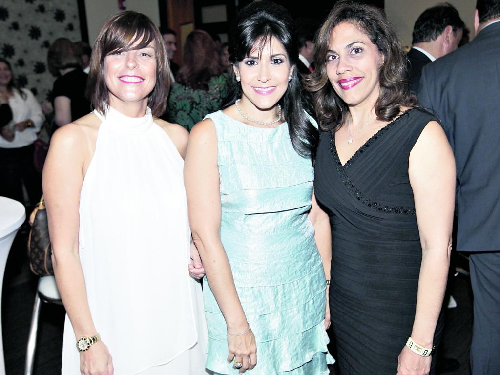 7. Graciela Bocchi, Paola de Cáceres y Melissa de León.