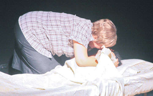 <p>Drama. El apoyo cuenta para que se salve a una persona.</p>