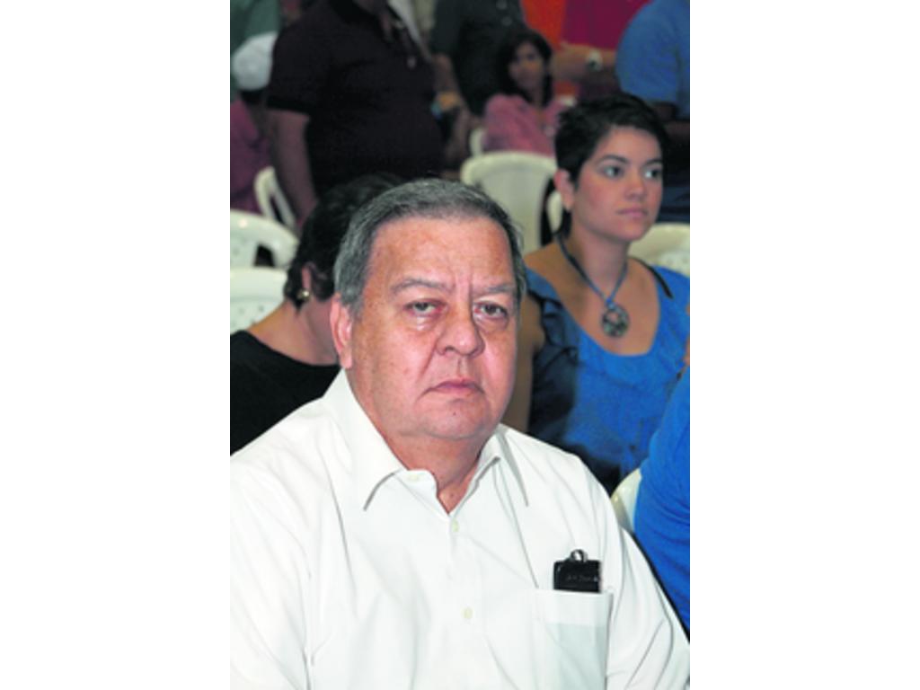 En la misma ley de la Defensoría están contenidos los requisitos para este cargo.