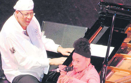 <p>Teatro Nacional. El plato fuerte Chucho y Omara.</p>