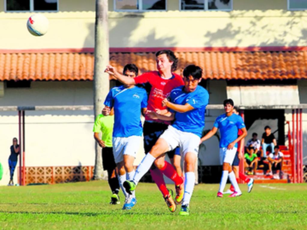 Selección femenina sub-18 de la Panamerican School.(Alberto Ortega)