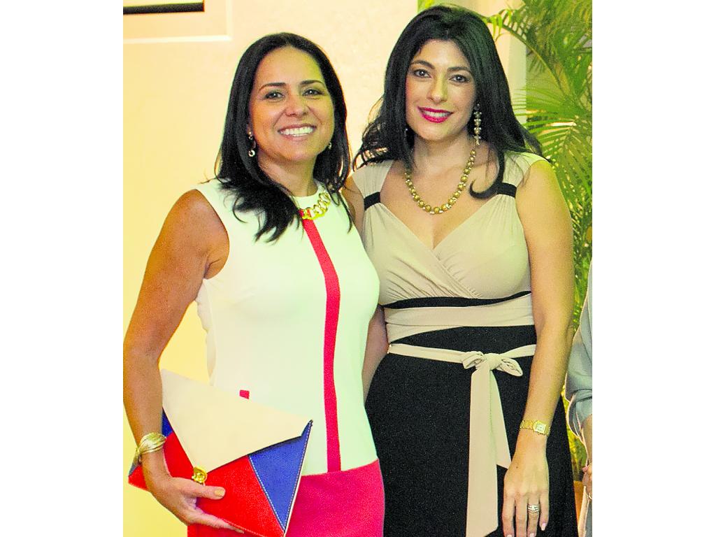 Maribel Monzo y Priscila de González.()