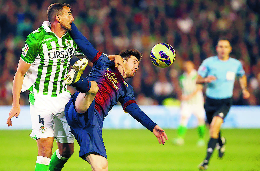 Rivalidad. Los jugadores del Betis no regalaron nada.(AP)
