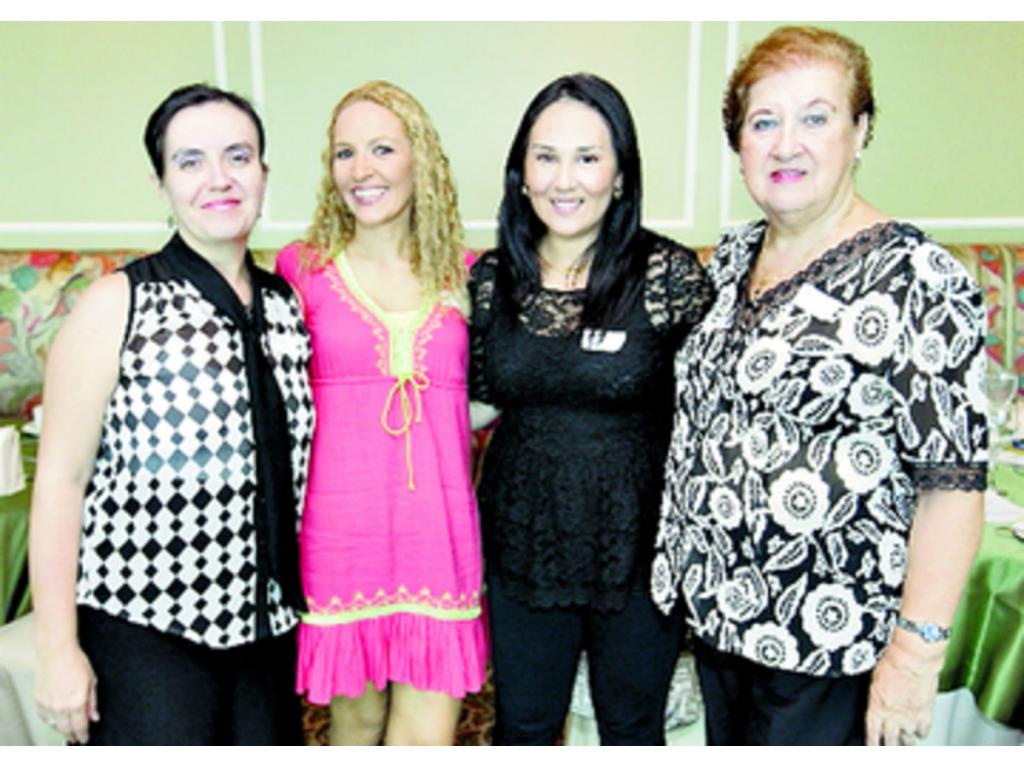 3. Mery Naves, Rosa María Gacitua, Ana María Soto y María Elena Fuente.