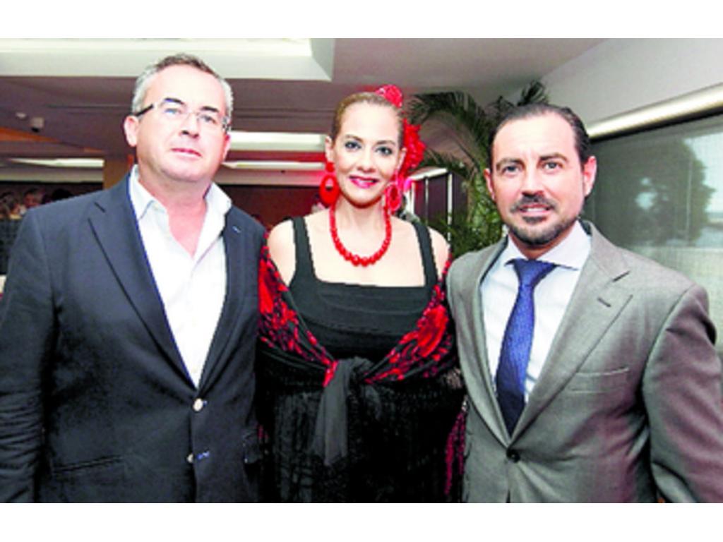2. José Marín, Teresita Moreno y Alain de Haro.