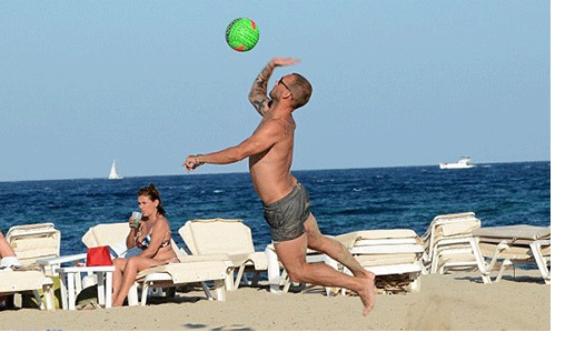 Wesley Sneijder, al parecer no solo es bueno pra el fútbol.Foto/Tomada de Récord.com<br>