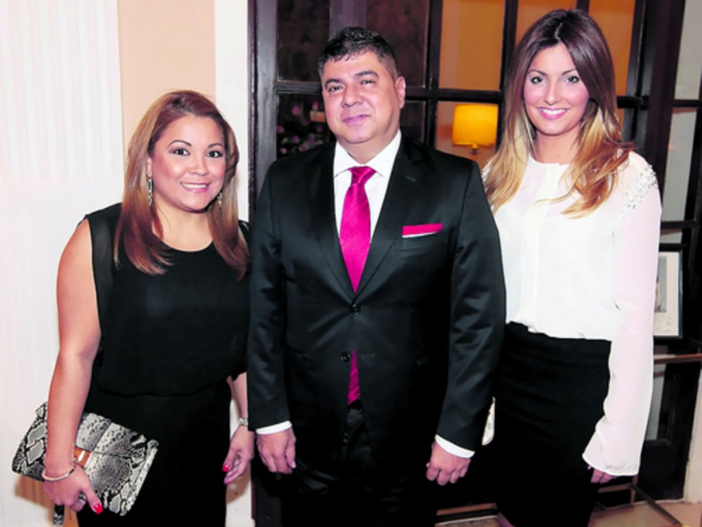 7. Yansel Zeballos, Guido Gómez y Sara Compte.