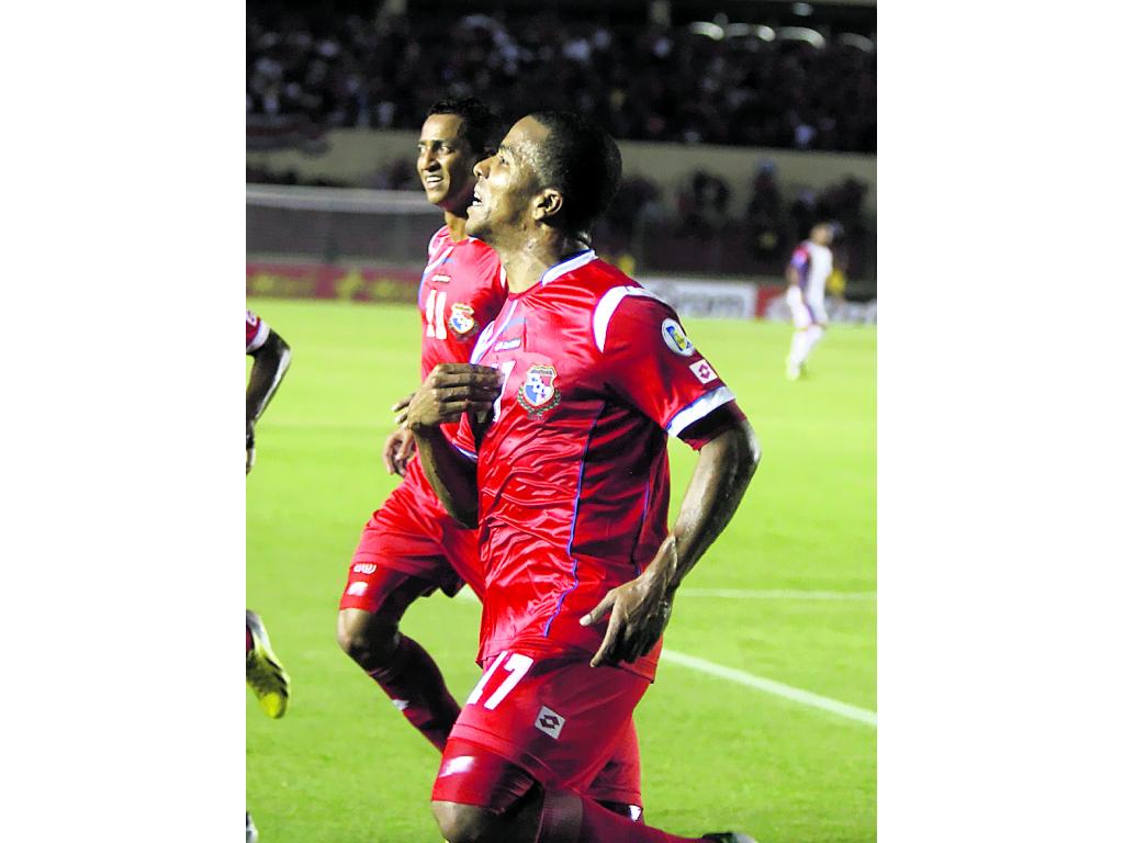 Luis Coco Henríquez celebra su gol.(AP)