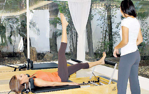 <p>Pilates. Para mejorar la postura y equilibrio.</p>