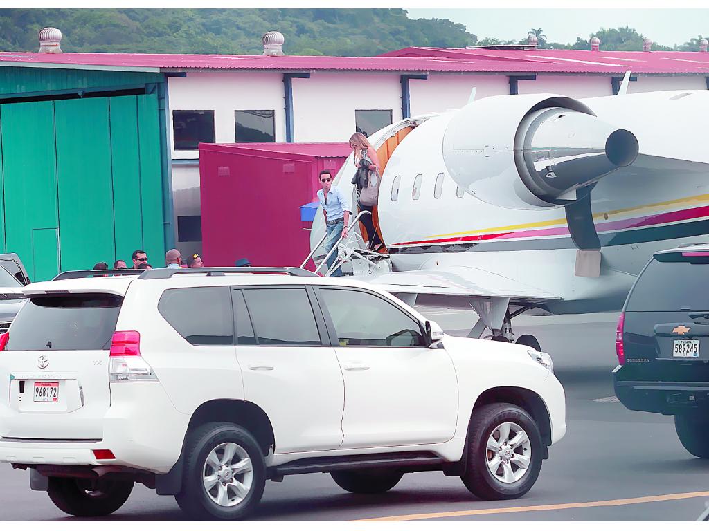 LLegada.Arribó a las 2:15 p.m. al Aeropuerto Internacional Marcos A. Gelabert. (Abel Rodríguez)
