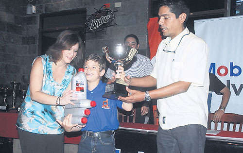 <p>Mini Kart A. Daniel Fábrega (c) fue el ganador.</p>