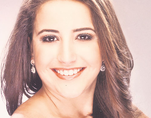 <p>Es una de las encantadoras participantes 2011 del Festival de Debutantes, a realizarse en la Terraza Mar del Sur del Club Unión el 2 de julio. Daniela es hija de Carlos Manuel Meana Mouynés y la señora Diana Ester Alfaro Arosemena.</p>