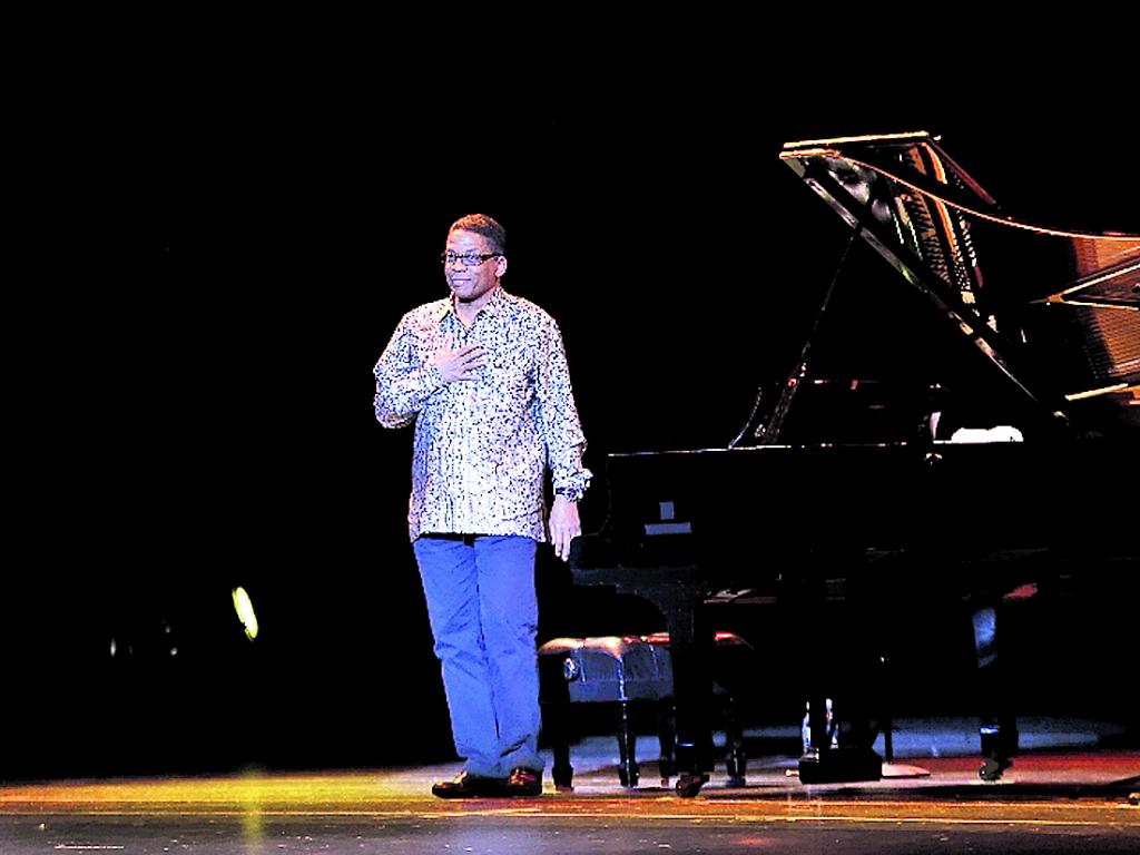 Herbie Hancock. Enfatizó su alegría de estar en festival.()