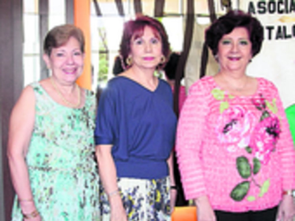 2. Lucía Di Blasi, Nereida de Carbonell y Matilde Matos.