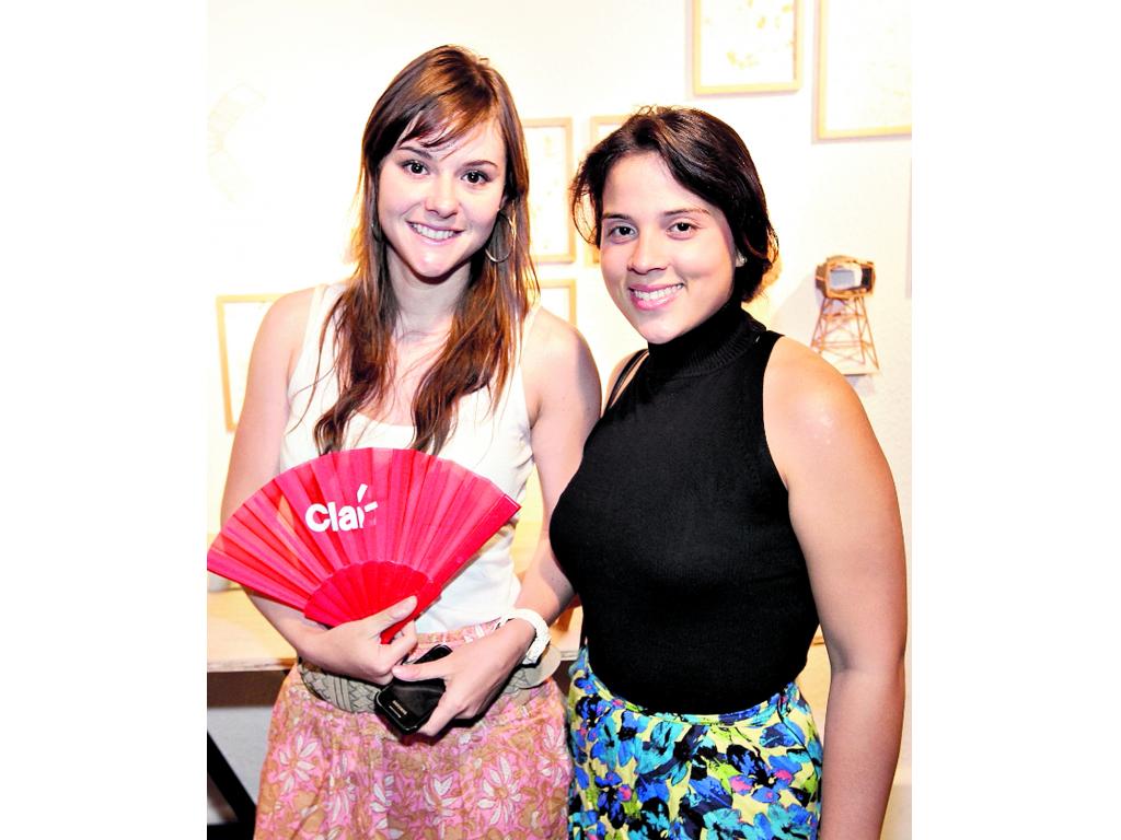 13. Analida Lewis y Maristela González.()
