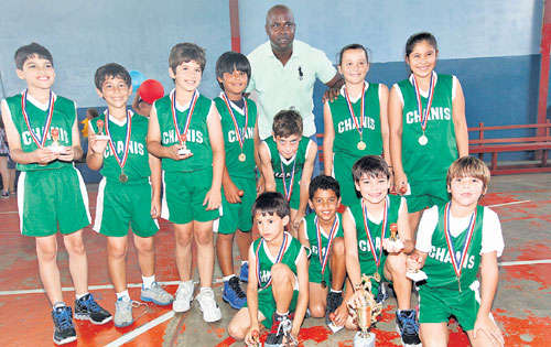 <p>Chanis. Junto a sus compañeros de equipo.</p>