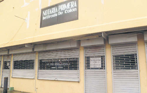<p>Lugar. Oficinas de la Notaría Primera de Colón.</p>