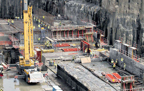 <p></p><p>Obras. Las esclusas pacífico ya han tomado forma para recibir las nuevas compuertas.</p>