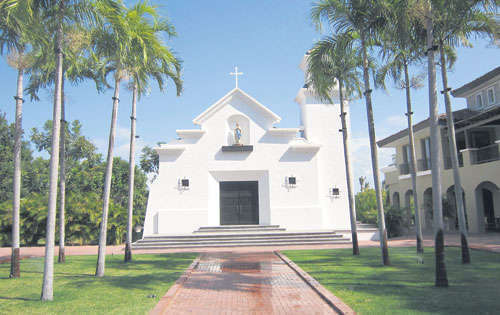<p>Exclusivo. La iglesia se encuentra dentro del complejo y allí se realizan llamativas bodas.</p>