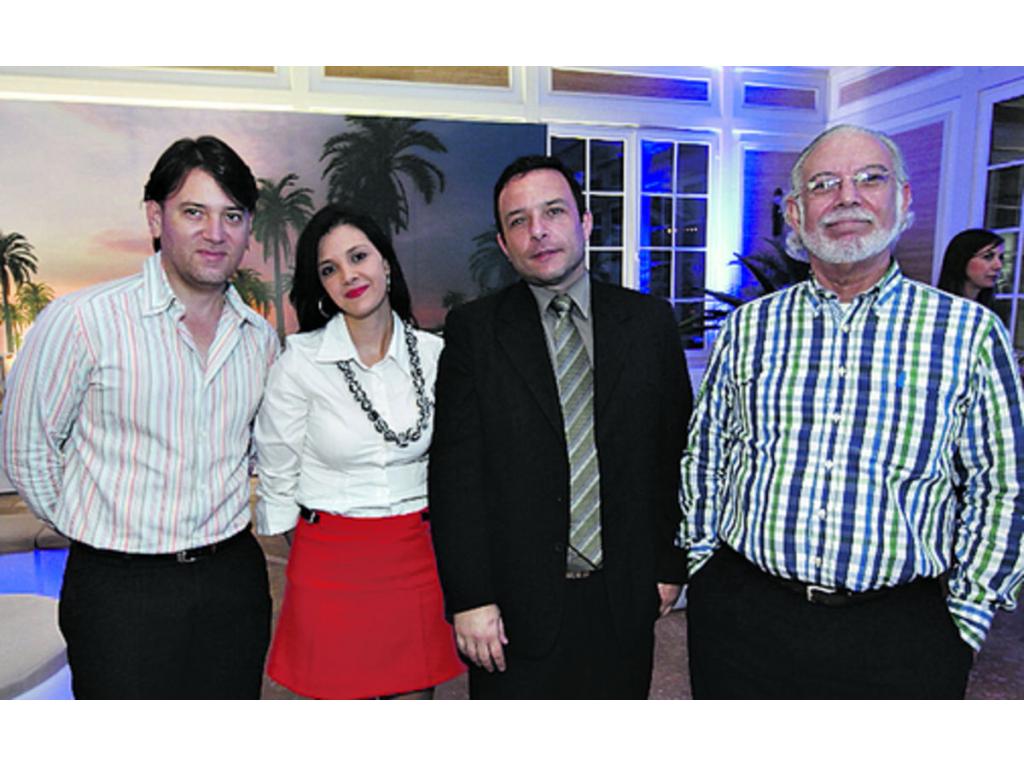 4. Emir Torres, Andrea Roldán, Gabriel García y Rey Bazán.