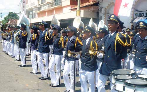 <p>Chitré. Los estudiantes lucieron sus mejores galas.</p>