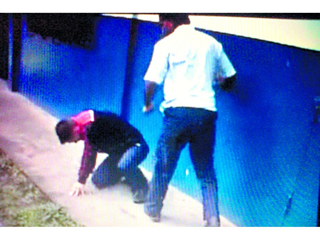 La mayoría de las peleas son grabadas en video.(Mayra Madrid.)