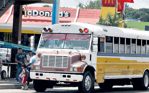 Cerca de 90 buses paralizaron el servicio. Fot/Ilustrativa<br>