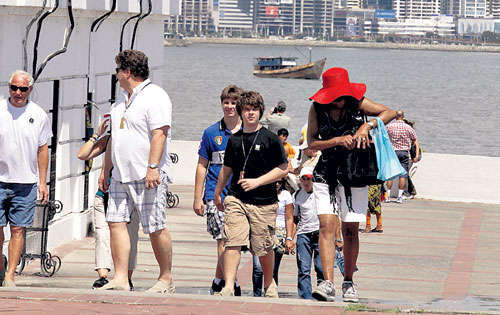 <p>Número. Se espera llegar a los 2 millones de visitantes.</p>