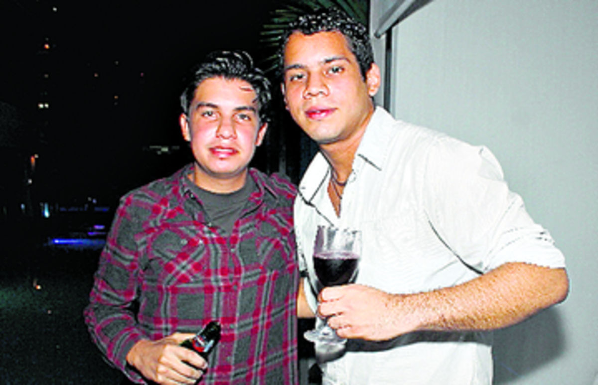 4. Arturo García y Luis Carlos Pérez.