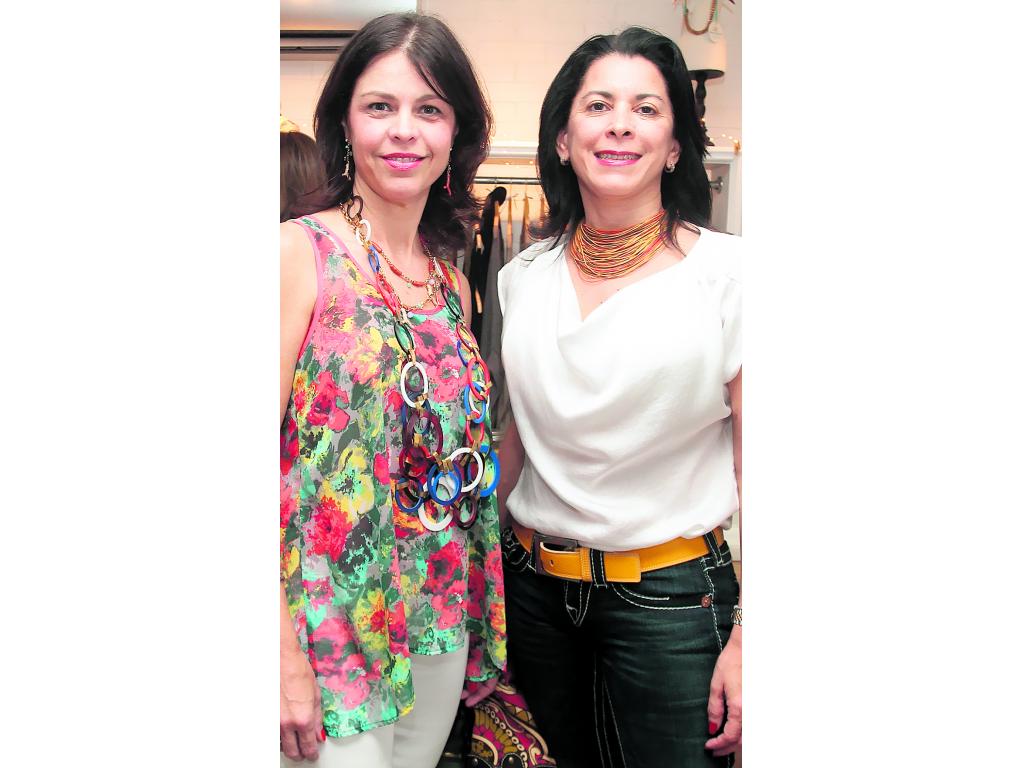Begoña Topper y Cecilia Bronfenmajen.()