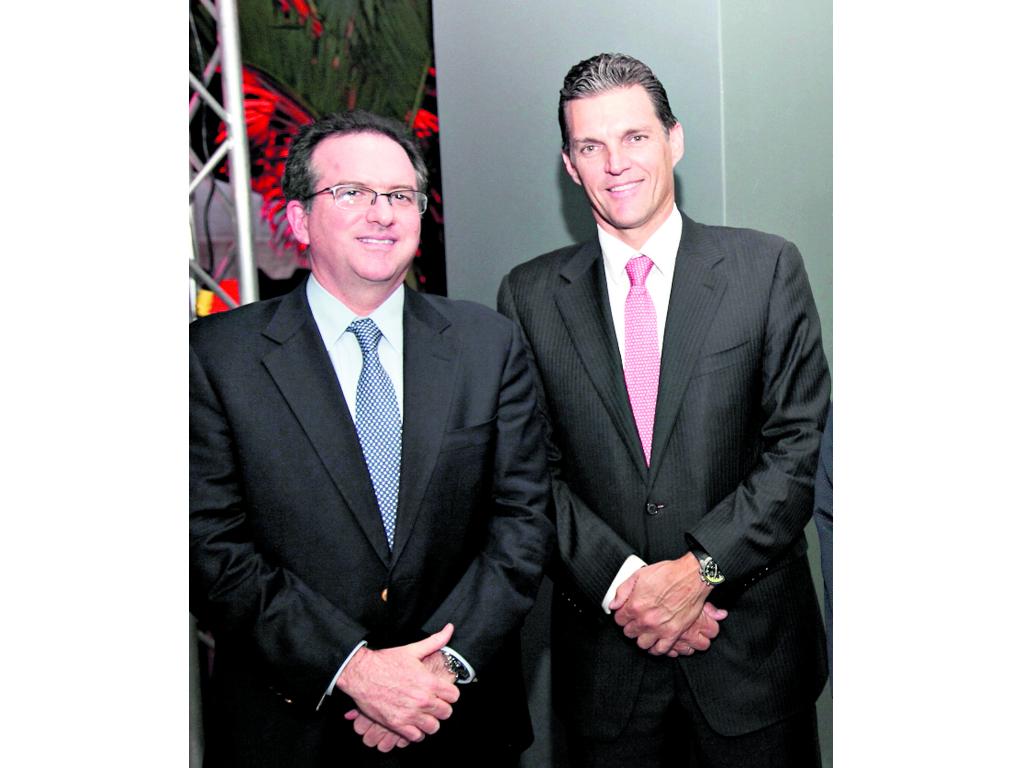 6. Claudio Valencia y Juan Raúl Humbert. ()