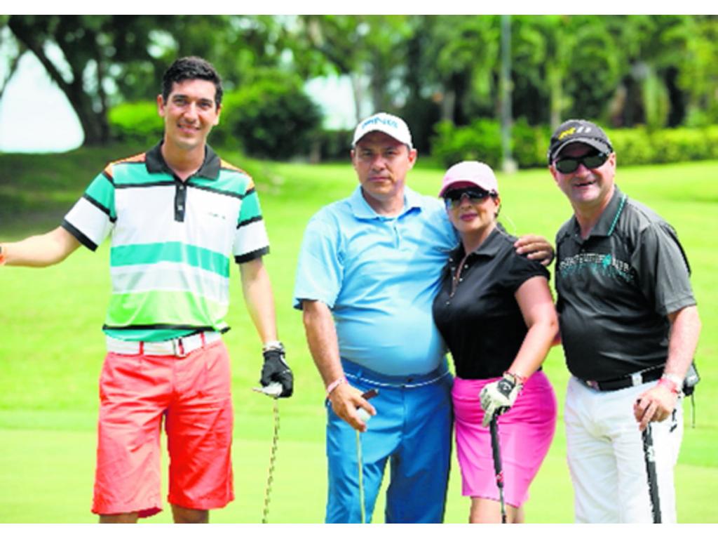 3.Cornelio Stolk, Gilberto Parra, María Mercedes Méndez y César Gooding.