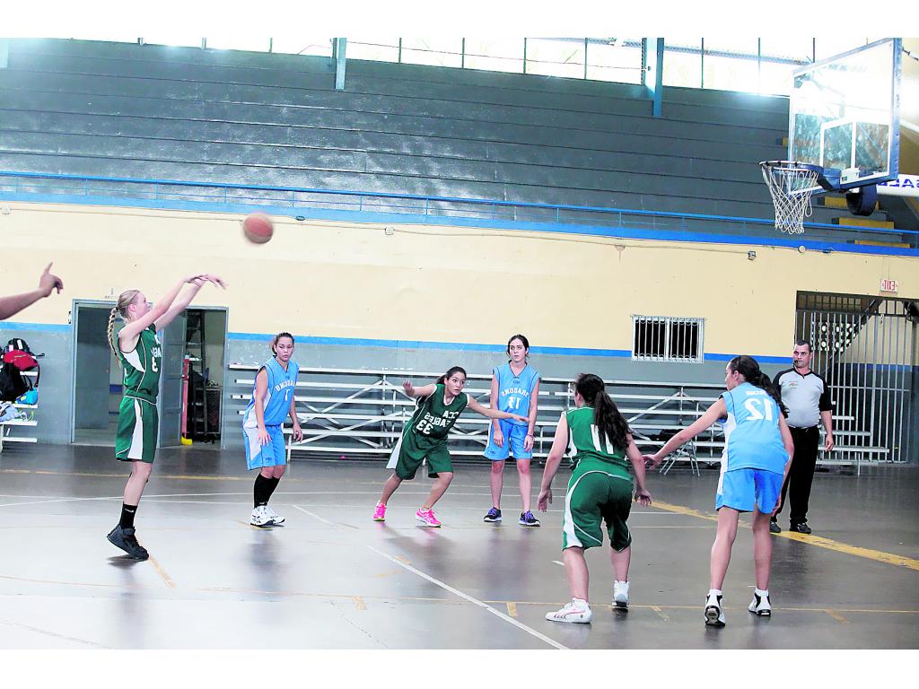La efectividad en la línea de los tiros libres fue fundamental en la victoria del CCA.()