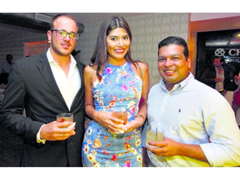 2. Marc Milano, Natalia Moreno y Jahir Castillero.