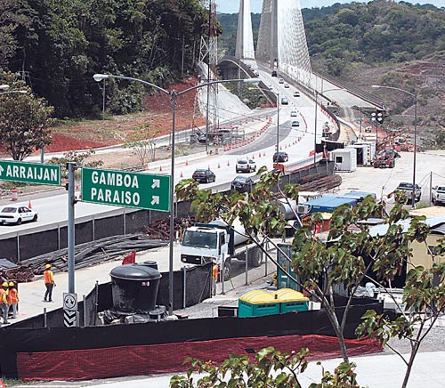<p></p><p>Daño. En el lugar se encuentra el material para completar las reparaciones. </p>