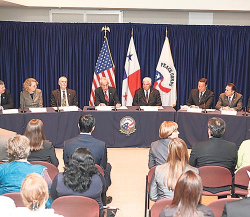 <p>Espera. Hoy se debe reunir con Barack Obama.</p>
