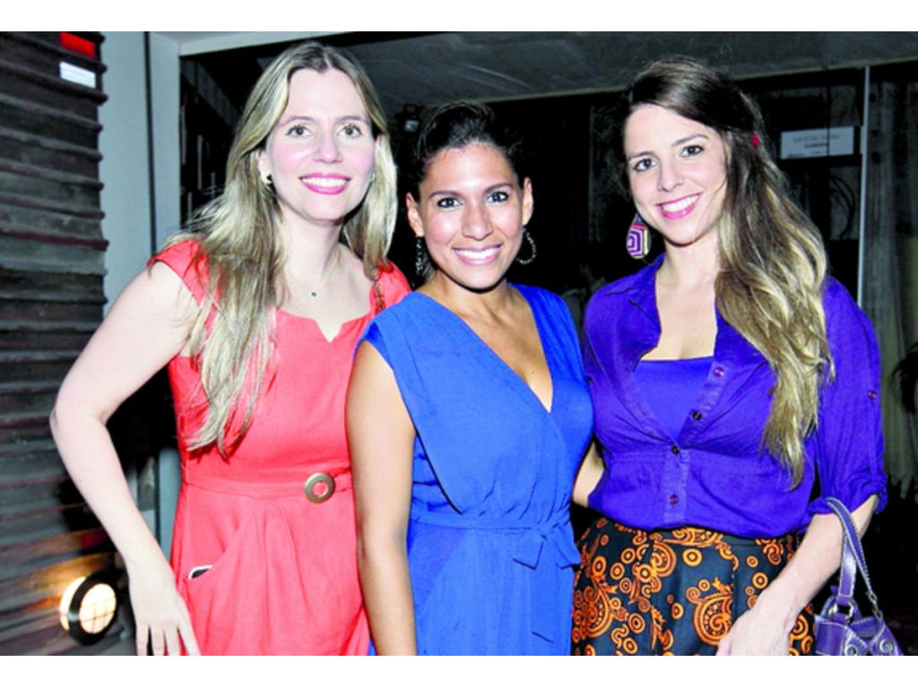 3. Organizadores y la alcaldesa del distrito de Panamá en el corte de cinta.