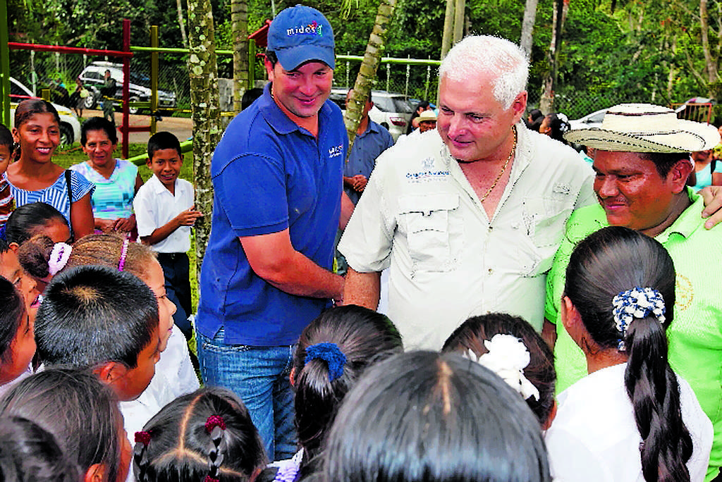 Gobierno. Ferrufino y Martinelli en actividades estatales.(Archivo)